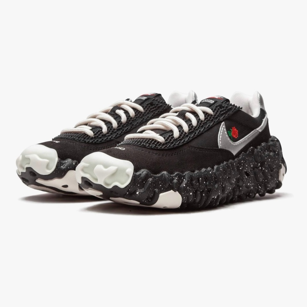 Nike Black and Silver Athletic Shoes / Nike Overbreak SP DD1789 001